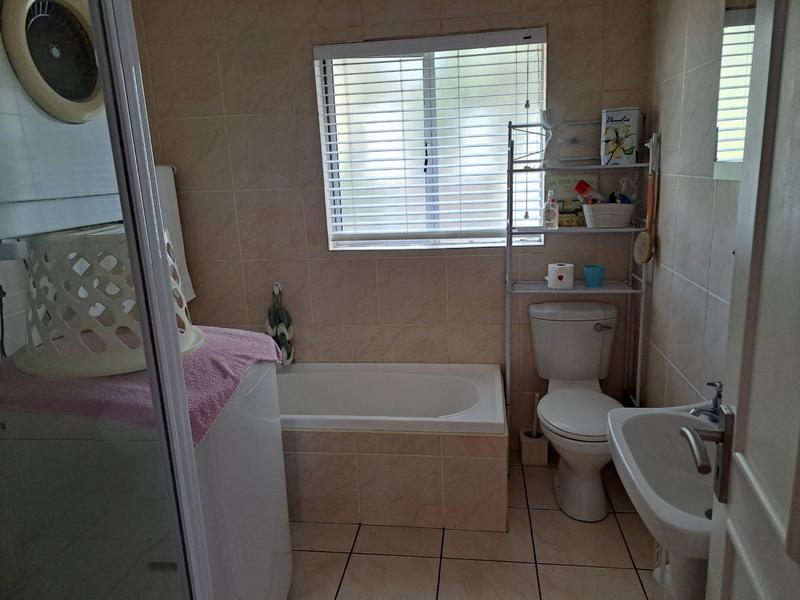 6 Bedroom Property for Sale in Kleinbaai Western Cape
